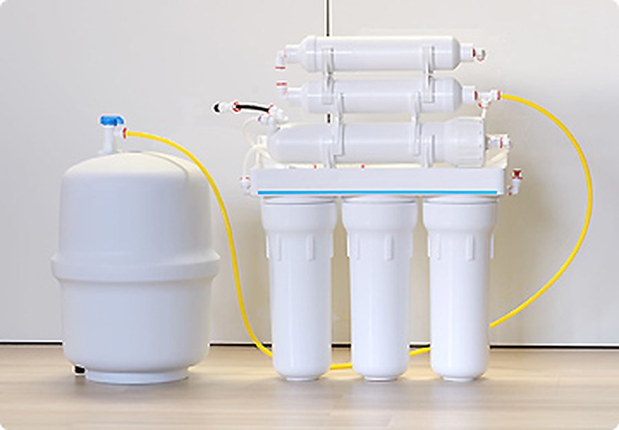 Packaged Water or a Home RO Purifier: Which Is Better for Your Family?